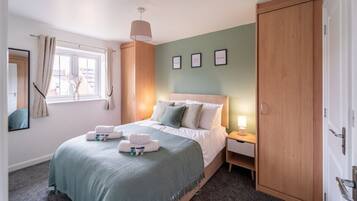 3 bedrooms, iron/ironing board, free WiFi, bed sheets