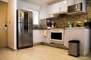 Private kitchen - New Apartment City Oasis In Roma Norte (Mexico City)