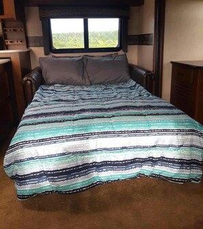 3 bedrooms, WiFi, bed sheets