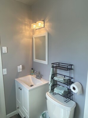 Handdukar, tvål, schampo och toalettpapper