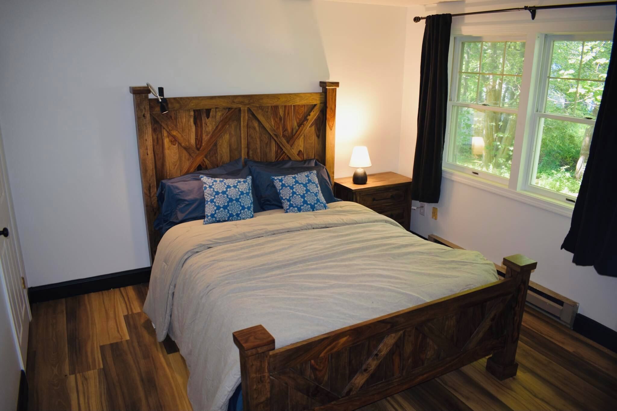 NEW LISTING! 2-bedroom house in Portland FREE parking. 5 Min to downtown. 