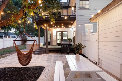 OUTDOOR PARADISE with HOT TUB and PLAYROOM