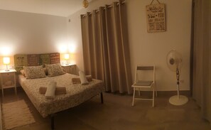 2 bedrooms, iron/ironing board, free WiFi, bed sheets - El Olivo Retreat in Chiclana (Chiclana de la Frontera)