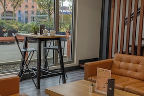 Reception - Dockside Aparthotel, Bw Signature Collection (Liverpool)