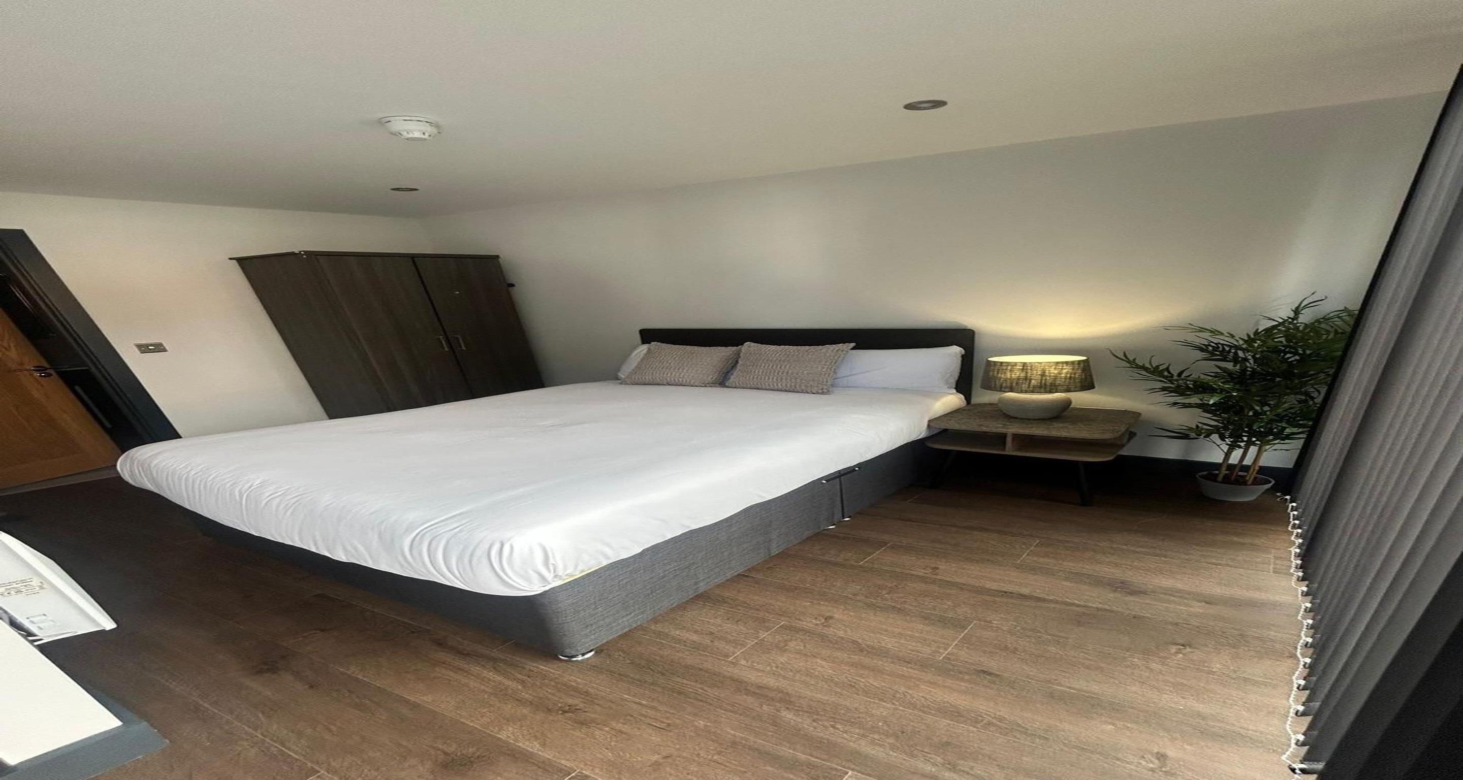 Wifi gratis y ropa de cama 