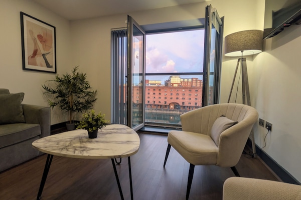 Apartemen Standar, Beberapa Tempat Tidur, Bebas Asap Rokok (Walk-in Shower;with Sofabed) | Area keluarga | Televisi 40-inci dengan saluran TV digital