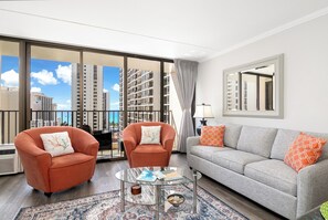 Lakás, 1 hálószobával, erkély, kilátással az óceánra (0184) | Nappalirész