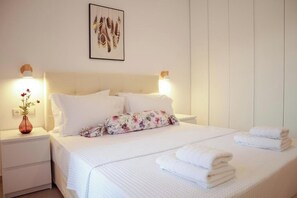 1 bedroom, iron/ironing board, free WiFi - Family Room with Terrace 1 (Korissia)