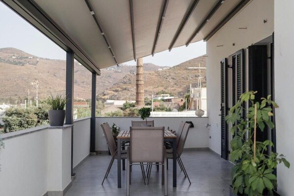 تناول الطعام بالخارج