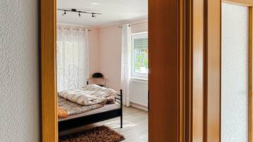 2 Schlafzimmer, Bügeleisen/Bügelbrett, WLAN, Bettwäsche