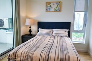 2 chambres, fer et planche à repasser, Wi-Fi gratuit, draps fournis