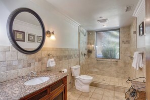 Shower - Keys Creek by Avantstay Sleeps 42, Luxury Estate (Valley Center)