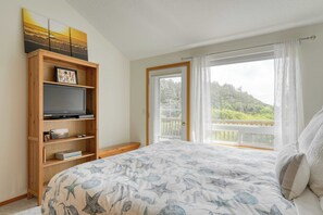House (3 Bedrooms) | Interior - Bella Sol by Avantstay Ocean Views + Game Room (Manzanita)