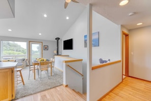 House (3 Bedrooms) | Interior - Bella Sol by Avantstay Ocean Views + Game Room (Manzanita)