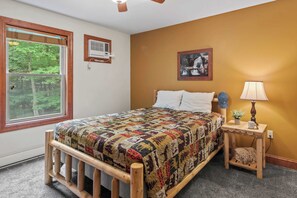 House (6 Bedrooms) | Interior - Bear Paw Lodge by Avantstay Hot Tub, Deck, & Fire Pit (Lake Harmony)