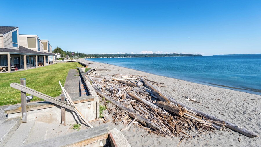 Beachcomber's Bliss by Avantstay Steps to the Beach Ocean Views