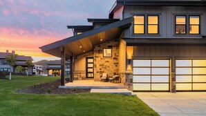 Rumah (4 Bedrooms) | Interior