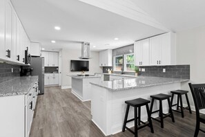 ハウス (Multiple Bedrooms) | 内装