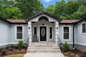 Interior - Lakefront Retreat With Private Dock, Pool, Game Room Sleeps 18 (Mooresville)