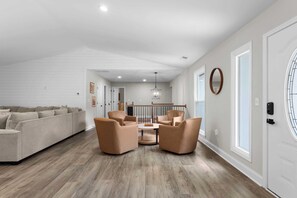 Hus (Multiple Bedrooms) | Interiör