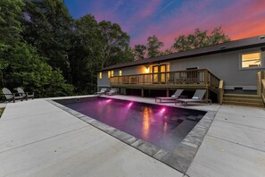 ハ��ウス (Multiple Bedrooms) | 施設の正面