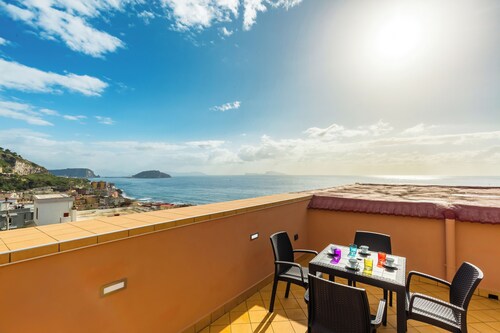 Nisida view Apartment by Wonderful Italy