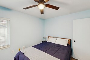 2 dormitorios, tabla de planchar con plancha, Internet y ropa de cama