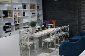 Coin salon dans le hall