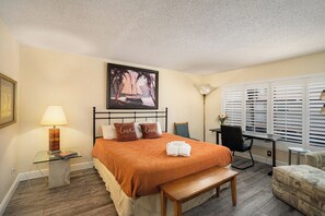 2 bedrooms, desk, iron/ironing board, free WiFi