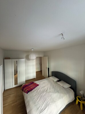 1 Schlafzimmer, Schreibtisch, Bügeleisen/Bügelbrett, WLAN