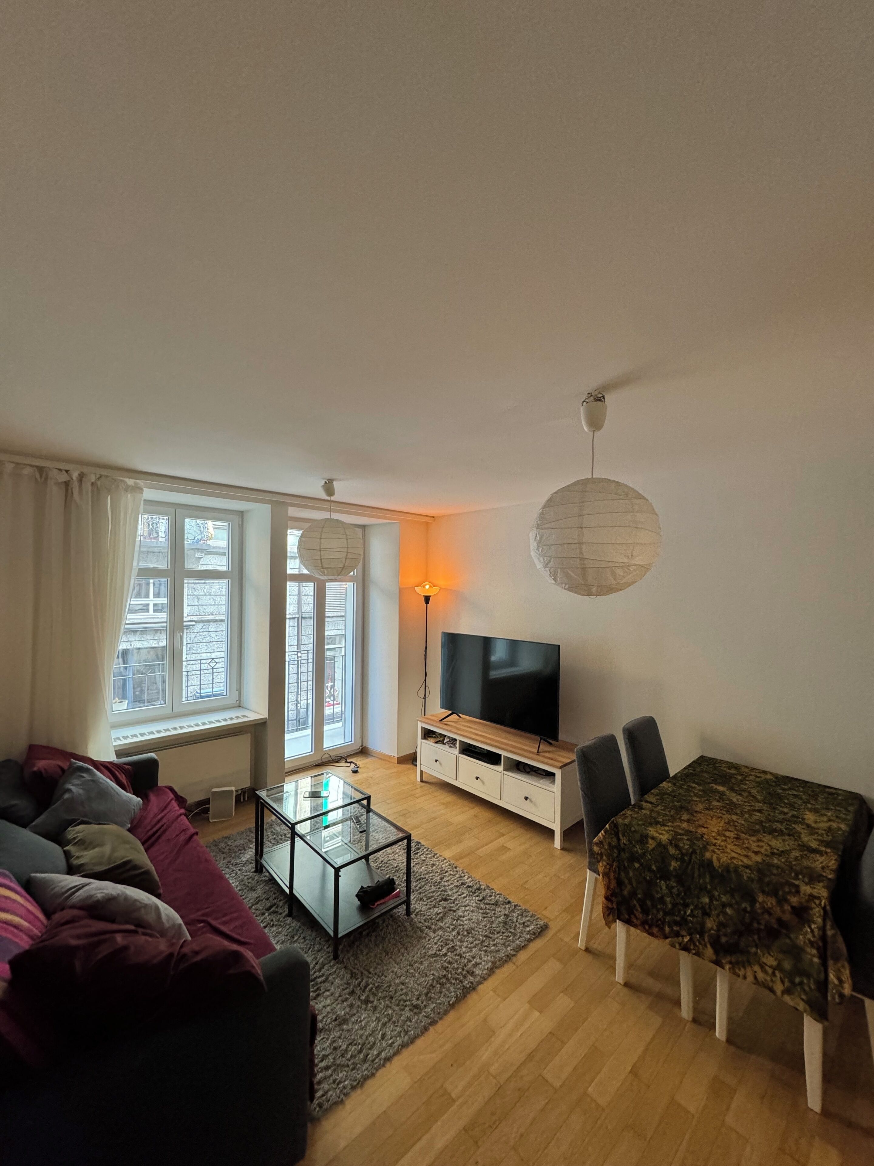 Smart TV, computer monitors