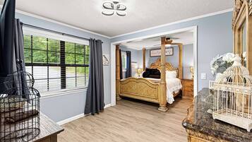 2 dormitorios, tabla de planchar con plancha, cuna de viaje y wifi