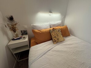 1 camera, ferro/asse da stiro, Wi-Fi, lenzuola