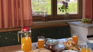 Chalet | Tempat makan