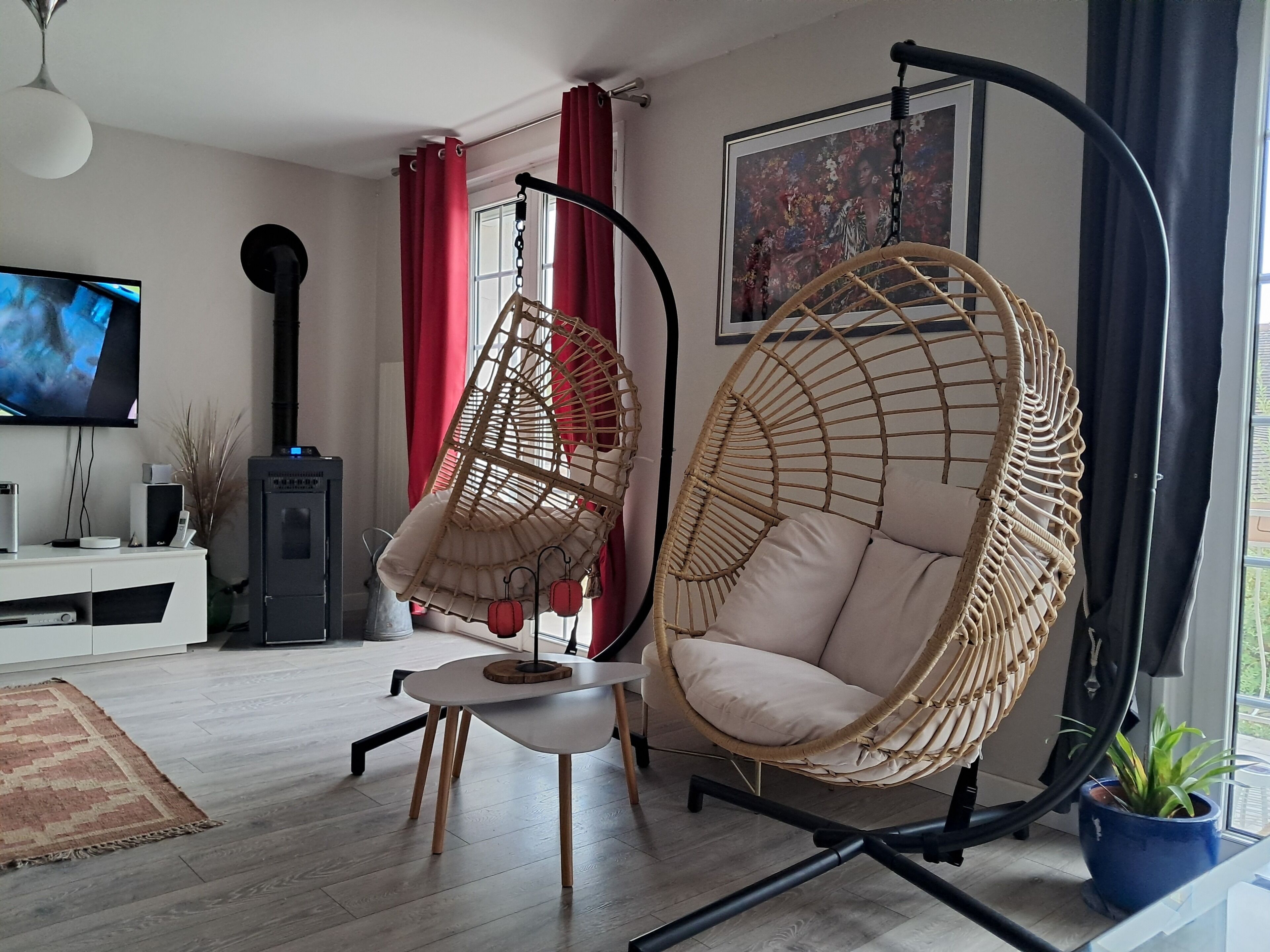 TV connectée, livres, chaîne hi-fi, imprimantes