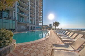 Íbúð - mörg rúm (The Oasis at Orange Beach 609 (Phoeni) | Laug | Útilaug