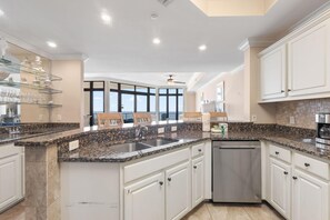 Appartement, Meerdere bedden (The Oasis at Orange Beach 609 (Phoeni) | Privékeuken | Keukenpapier