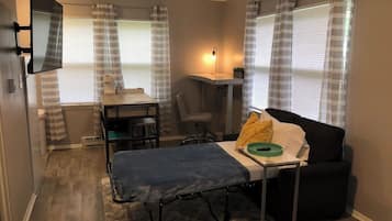 1 Schlafzimmer, Schreibtisch, Bügeleisen/Bügelbrett, WLAN