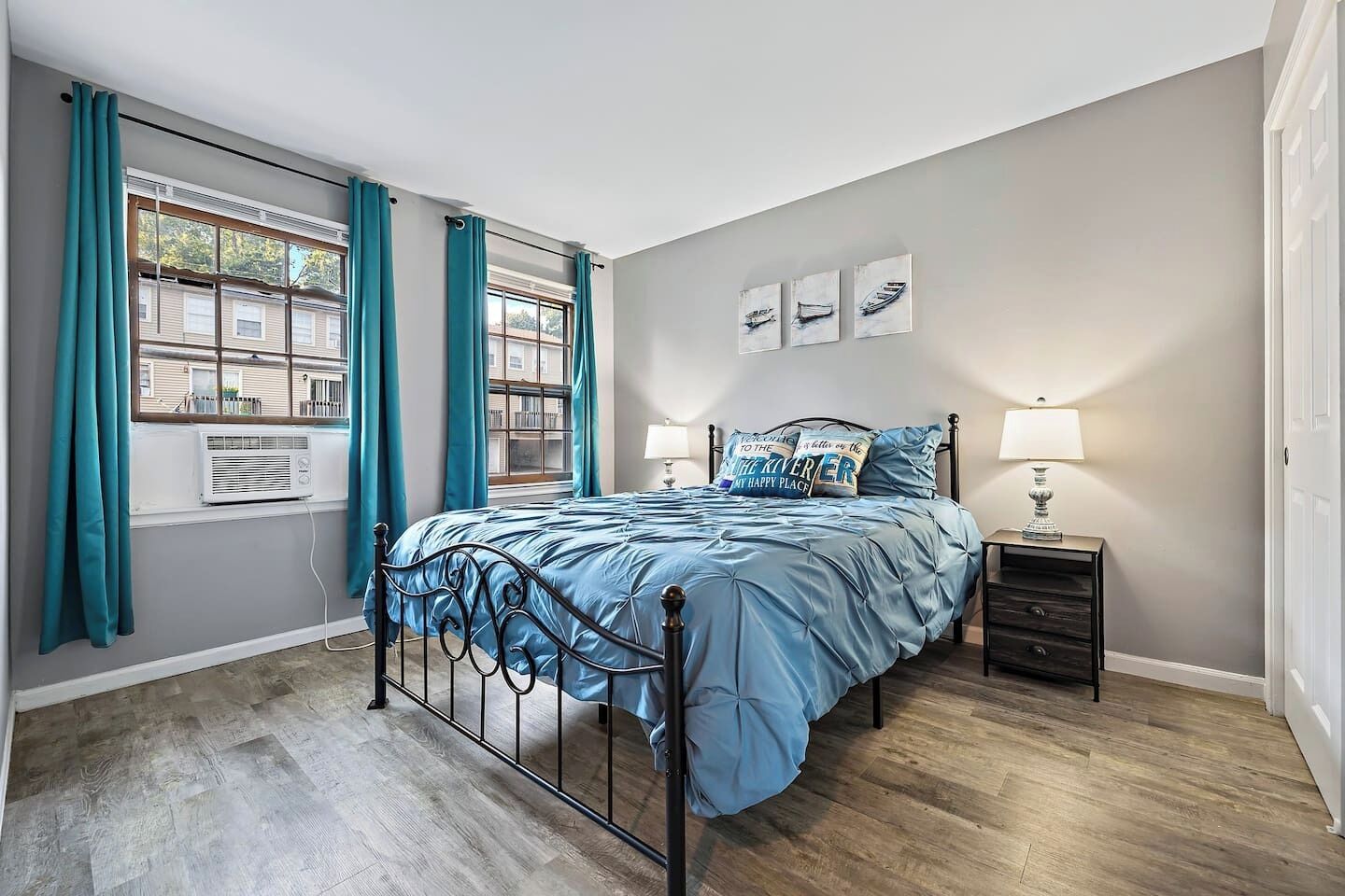 2 dormitoris, escriptori, planxa i posts de planxar i wifi 