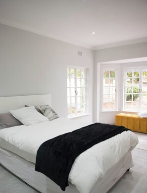 4 bedrooms, WiFi, bed sheets