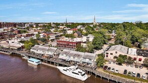 Marina - Riverwalk Retreat - Downtown water views, parking (Wilmington)