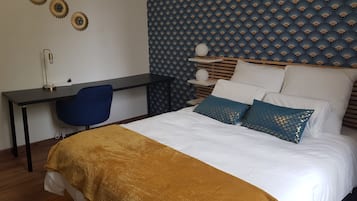 1 bedroom, desk, iron/ironing board, travel cot