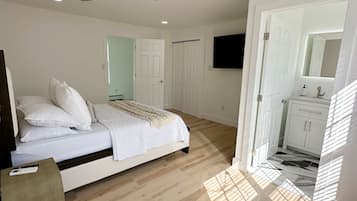 3 bedrooms, iron/ironing board, free WiFi, bed sheets