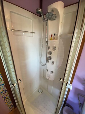 Towels, soap, toilet paper - Tinyhouse Maria, in the middle of quiet nature with panoramic view, 13KM to the sea. (Águilas)