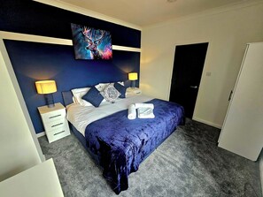 Rumah | 4 kamar tidur, setrika/meja setrika, Wi-Fi gratis, dan seprai linen