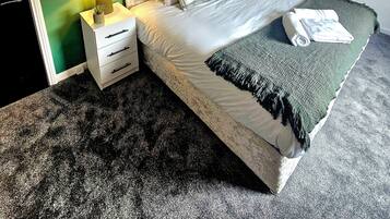 Rumah | 4 kamar tidur, setrika/meja setrika, Wi-Fi gratis, dan seprai linen