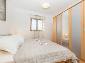 6 bedrooms, iron/ironing board, WiFi, bed sheets - Villa Marica - Five bedroom Villa with Private Pool (Kastel Stari)