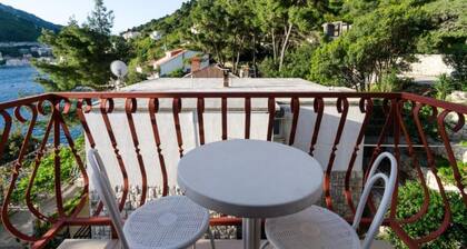 Guest House Sobra 38 - Double Room with Balcony and External Bathroom 5