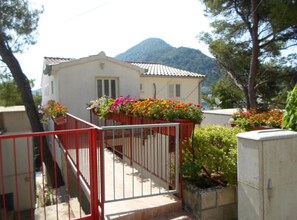 Property grounds - Guest House Sobra 38 - Double Room with Private Bathroom 2 (Sobra)