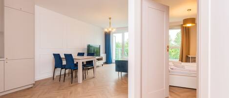 Deluxe Apartment | 1 bedroom, iron/ironing board, free WiFi